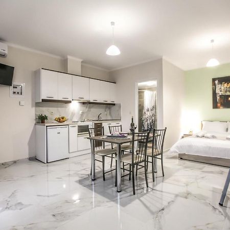 Del Sol #2 Meteora Luxurious Family Suites Kalampáka Luaran gambar