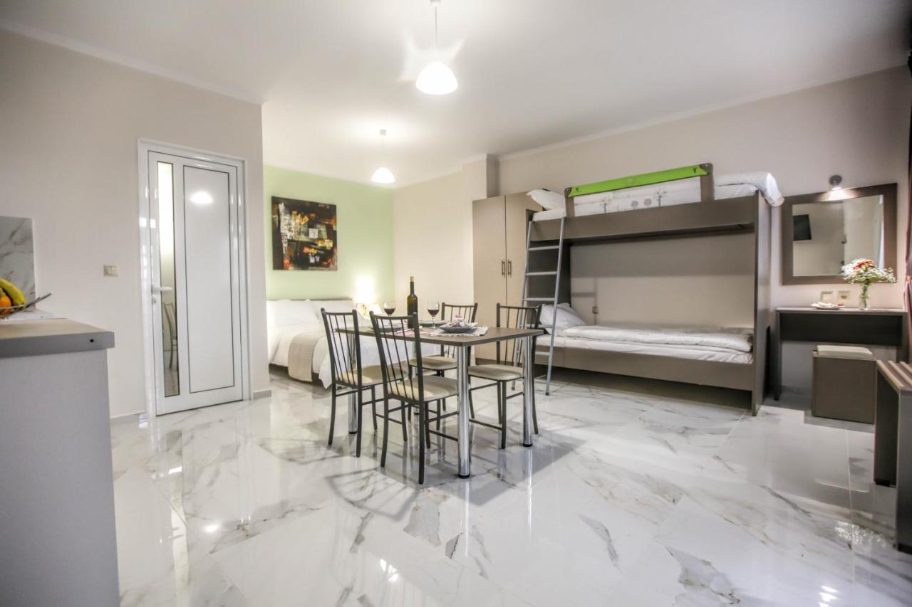 Del Sol #2 Meteora Luxurious Family Suites Kalampáka Luaran gambar
